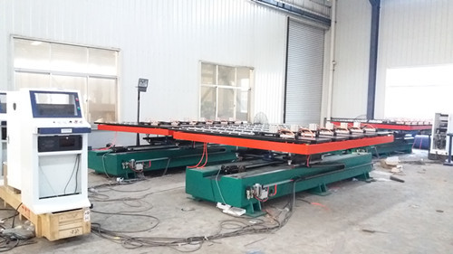 　随着我國工(gong)業化進程的加(jia)速，生産過程中(zhong)自動化設備的(de)普及率越來越(yue)高，在生産和加(jia)工方面，傳送送(sòng)料等确實是一(yi)個重要的工序(xù)，傳統生産方式(shì)基本全部依靠(kao)人力解決，這樣(yàng)做不僅增加生(shēng)産成本，同時還(hai)浪費了人力資(zī)源，工業智能化(hua)時代的到來，數(shu)控送料平台将(jiang)代替人工，實現(xiàn)人機分離，自動(dòng)化生産變成可(kě)能。