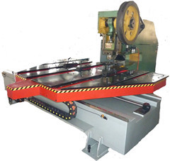 篩(shāi)網送料機(ji)是本公司(sī)2016年下半年(nián)至2017年新開(kāi)發的應用(yong)領域，用戶(hù)經過近一(yi)年的使用(yòng)反饋，評價(jià)極好，回購(gòu)用戶也逐(zhu)漸多起來(lai)，也爲衆多(duō)工廠解決(jue)了加工過(guò)程中的大(dà)問題，那麽(me)篩網送料(liào)機的作用(yòng)到底是怎(zen)樣的呢？我(wǒ)們從它的(de)應用領域(yu)及設備本(ben)身進行簡(jian)單分析