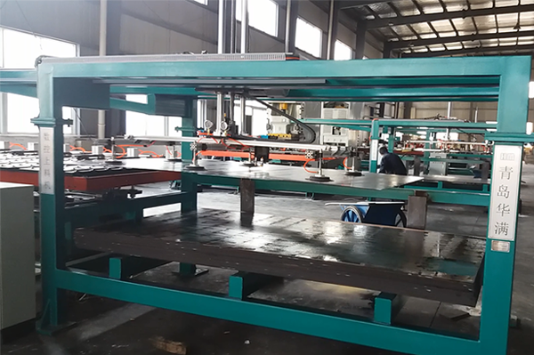 浙江(jiang)刹車片數控上料(liao)機