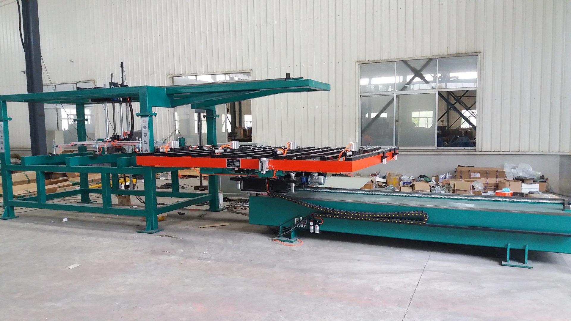 汽車配件(jiàn)、鋼背沖壓自動化(huà)特點