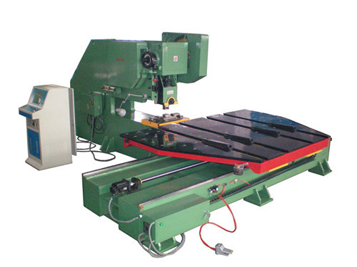 　機械自動化(huà)生産是未來工(gōng)業制造業發展(zhǎn)的大趨勢，在降(jiang)低原材料成本(ben)，提高勞動效率(lǜ)及改善勞動條(tiao)件方面都有很(hen)好的表現，打破(po)了傳統生産方(fang)式的刹車盤自(zi)動落料機不管(guan)是硬件還是軟(ruǎn)件，都有屬于自(zi)己的獨有特點(diǎn)，下面是我們總(zong)結的幾點選購(gou)技巧供大家參(cān)考。