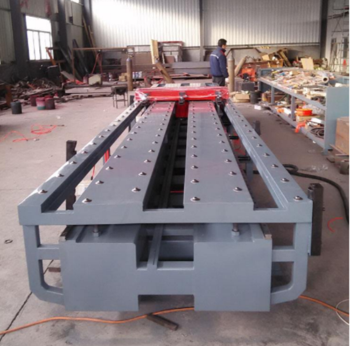 剪闆機送(sòng)料推台，代替(ti)人工與剪闆(pan)機搭配使用(yong)，提高生産效(xiào)率的同時更(geng)能改善勞動(dong)條件，爲工廠(chang)解決安全生(shēng)産的大問題(ti)，加上品質紮(zha)實耐用，價格(gé)相對低廉，越(yuè)來越多的钣(ban)金加工企業(yè)有意向購買(mai)，下面咱們一(yi)起來看看剪(jiǎn)闆機送料推(tui)台的功能及(ji)價格。