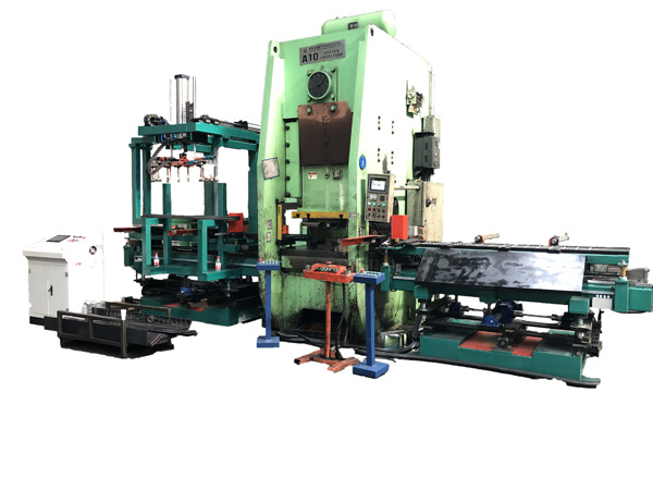 條料(liao)對接數(shù)控送料(liào)機廣泛(fan)的應用(yòng)于汽車(chē)落料、制(zhi)蓋、汽車(che)制造行(hang)業、公共(gong)設施、體(ti)育器材(cái)、儀表、電(dian)控櫃闆(pǎn)、電機、電(dian)器、制鎖(suǒ)、五金、太(tai)陽能熱(re)水器、電(dian)池鐵闆(pan)、建築裝(zhuang)飾闆、汽(qì)車自行(háng)車配件(jian)、醫療器(qì)械、金屬(shǔ)家具、造(zao)紙機械(xiè)、消聲闆(pan)、LED燈具、廚(chu)房設備(bei)等冷沖(chong)壓加工(gōng)行業。