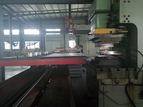 　該公司(sī)爲國内較(jiào)有實力的(de)鋼背刹車(che)盤制造商(shang)，擁有獨立(lì)的設計研(yan)發部門和(hé)專業的技(jì)術團隊，對(dui)生産加工(gong)設備要求(qiu)比較高，我(wo)們能合作(zuo)成功得益(yi)于該公司(sī)負責人的(de)高度信任(ren)和本公司(sī)設備質量(liang)的自我肯(kěn)定。